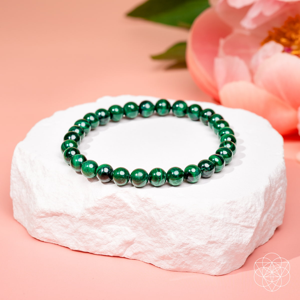 How to Ground Yourself When Anxiety Hits: A Simple Malachite Bracelet Ritual